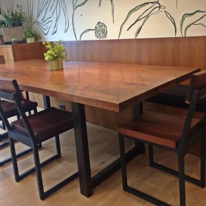 walnut dining table and chairs 4            